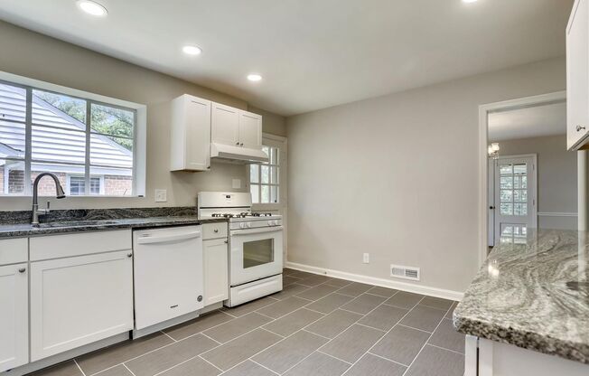 One Level Living -- 5bed / 3bath - Chevy Chase