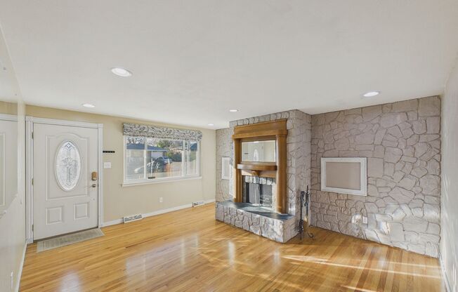 Gorgeous home in Westminster!