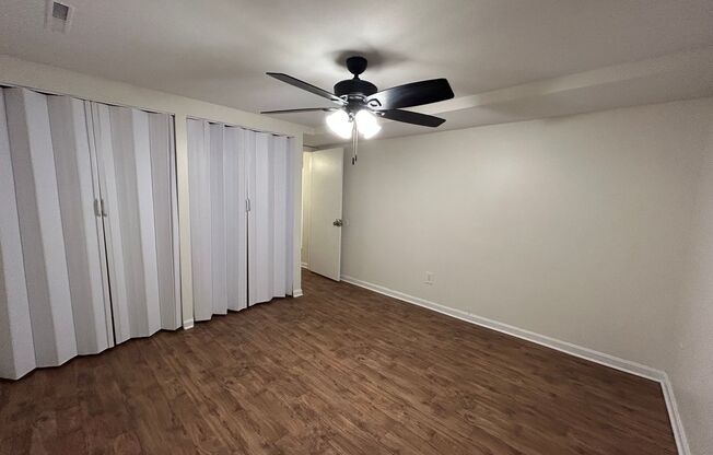 1 bed, 1.5 baths, 1,200 sqft, $1,100, Unit 2009-27