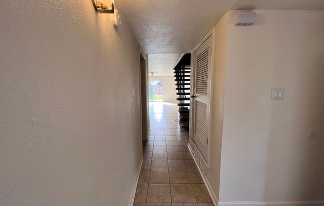 3 beds, 2 baths, 1,300 sqft, $875, Unit A