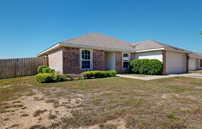Come check out this gorgeous freshly painted 4 bedroom home by Fort Cavazos!