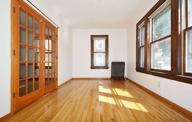 2 beds, 2 baths, 950 sqft, $1,400, Unit 10 - 110