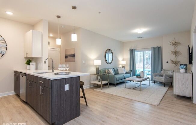 2 beds, 2 baths, 1,095 sqft, $2,750, Unit 5202