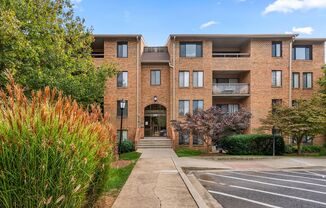 2 Bed 1 Bath - Georgetown Village Condo - Move In Ready