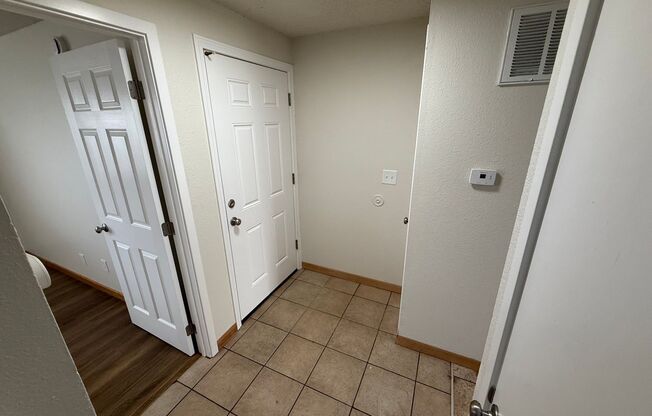 1 bed, 1 bath, 680 sqft, $1,095, Unit 0038