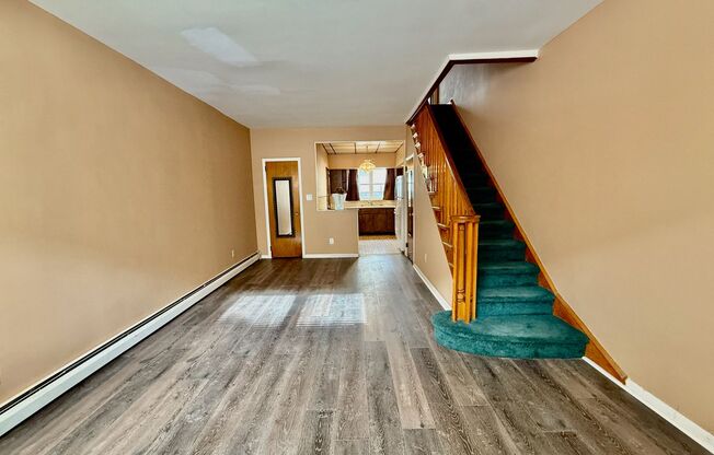 Recently UPDATED 3 BD/1 BA HOUSE in great East Passyunk/LOMO location w/ new Engineered Wood Flooring, WASHER/DRYER, Semi-finished basement & PATIO