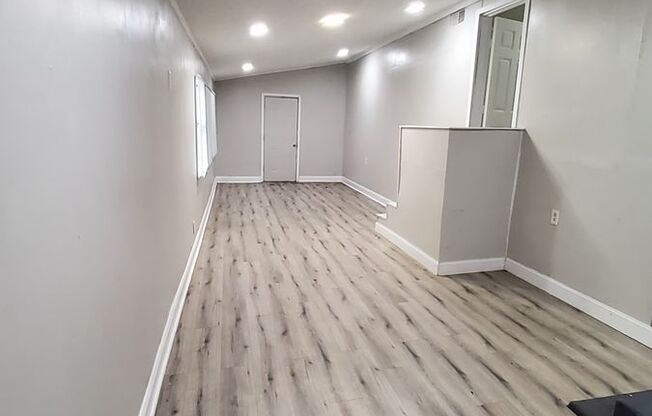 Welcome to our charming 3 bedroom, 1 bathroom house located in West Memphis, AR.