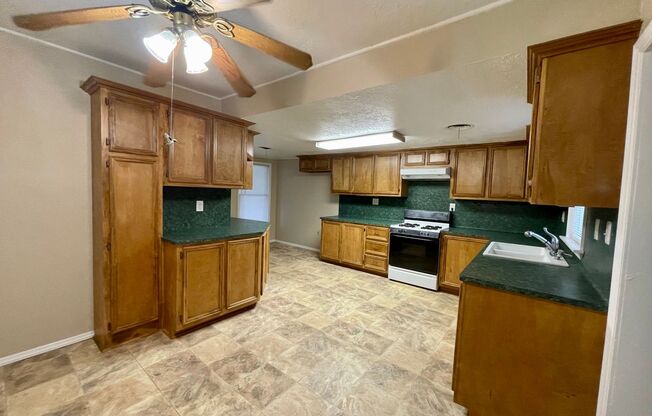 5267 Sunset Ave Beaumont, TX 77705