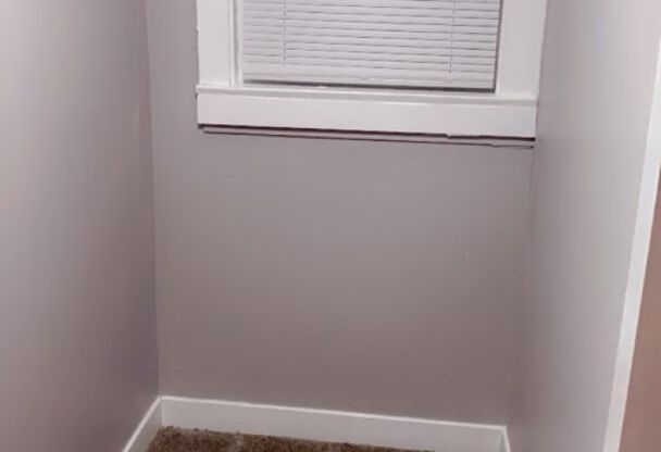 Studio, 1 bath, 500 sqft, $1,200