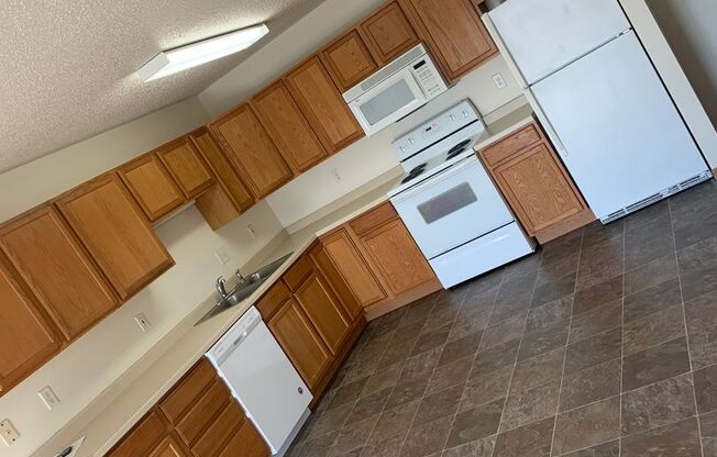 2 beds, 1 bath, 1,000 sqft, $900, Unit 206