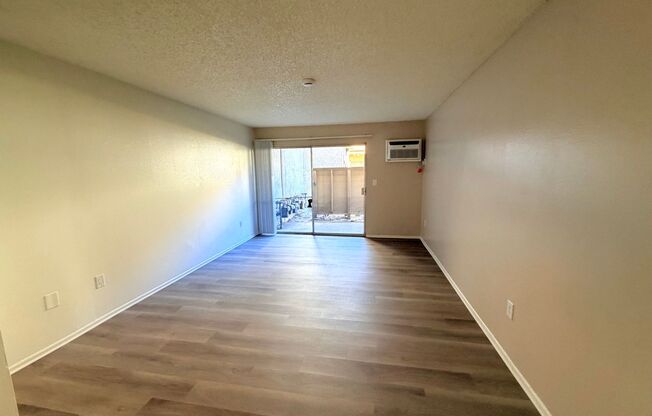 1 bed, 1 bath, 713 sqft, $1,995, Unit B027