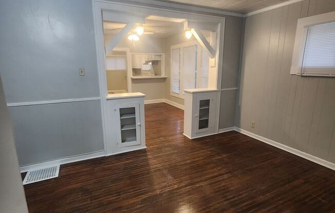 2 beds, 1 bath, $1,400