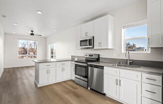 1 bed, 1 bath, 686 sqft, $1,595, Unit 322