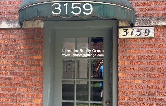 3159 W ARGYLE