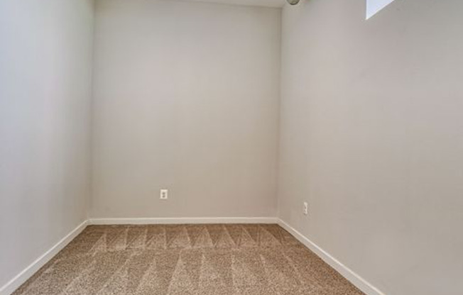 1 bed, 1 bath, 4 sqft, $1,475, Unit Unit 11