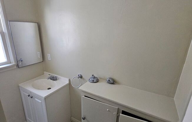 Studio, 1 bath, $1,550, Unit 621-09