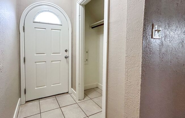 RENT SPECIAL: $500 Off First Full Month's Rent With One Year Lease! ~ 495 21st St SE