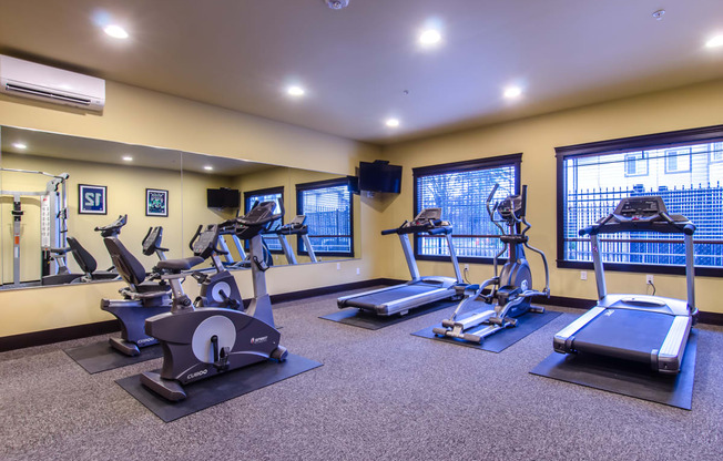 Welcome to 8Hundred West Apartments