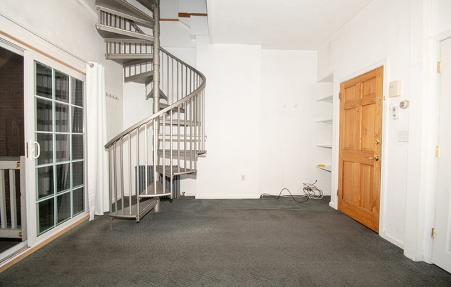 703 E BROADWAY