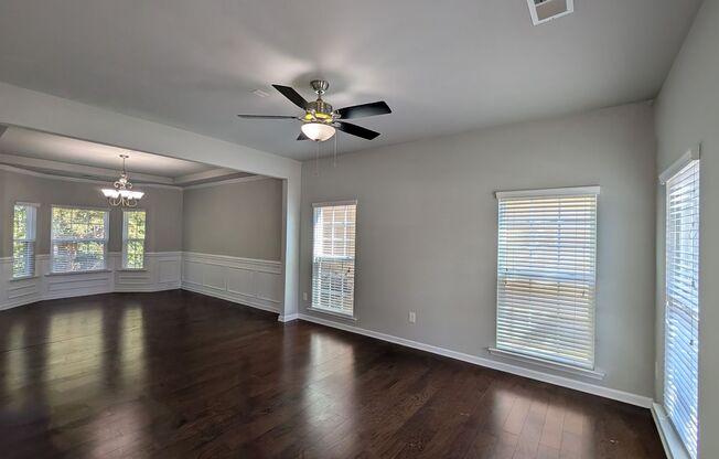 Stunning 7 Bedroom House with a Loft and Updated Kitchen in Harrisburg