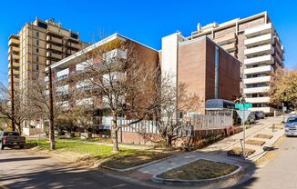 Condo in Historic Governor's Park!