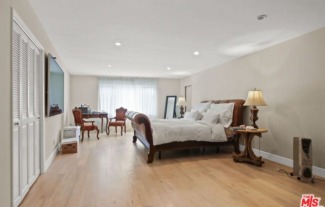 1310 S ROXBURY DR