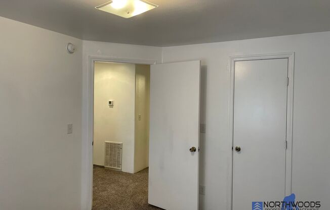 2 beds, 1 bath, $1,200, Unit # 6