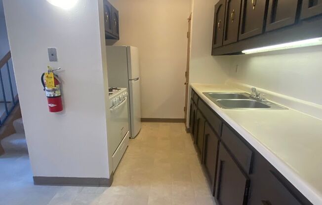 3 beds, 1.5 baths, 1,066 sqft, $1,499, Unit 5212 03