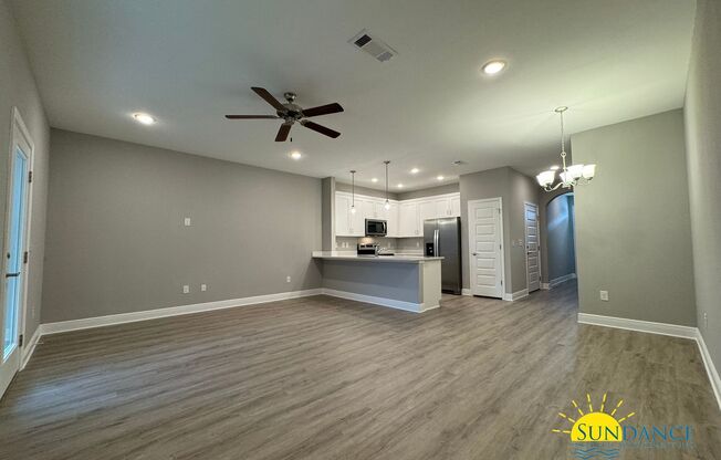 Beautiful 3 Bedroom unit in the heart of Fort Walton Beach!