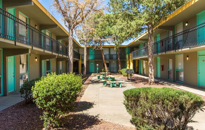 Studio, 1 bath, 420 sqft, $799, Unit 4