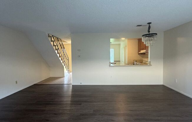 3 bedroom 2 bathroom Condo in Riverside