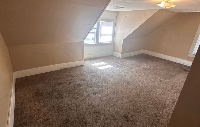 2 beds, 1 bath, 650 sqft, $595, Unit Unit C