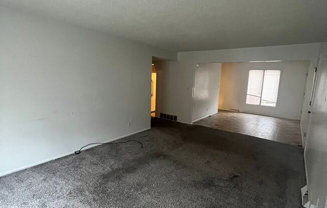 2 beds, 2.5 baths, 1,100 sqft, $900, Unit Unit A