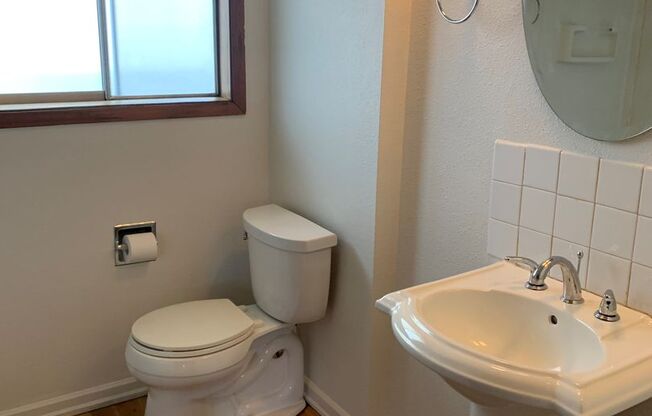 Recently Updated Duplex in the Kenilworth Neighborhood