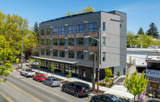 Studio, 1 bath, 296 sqft, $1,665, Unit Unit 210