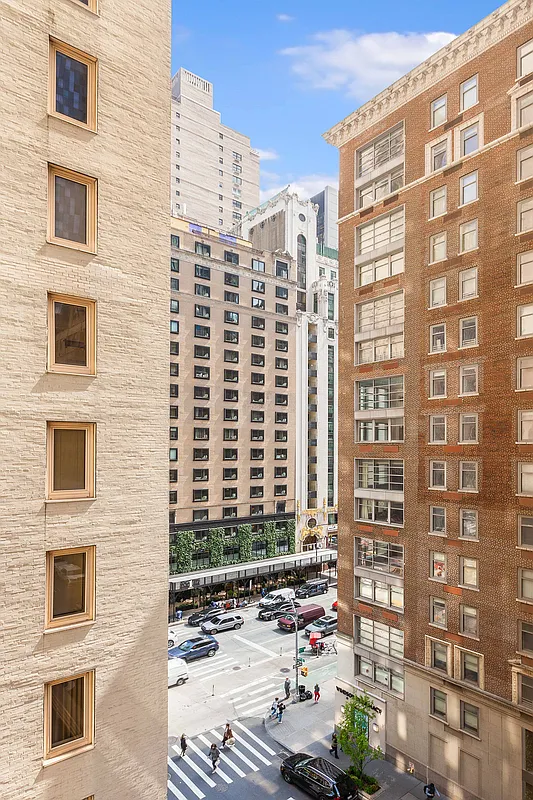 106 CENTRAL PARK S