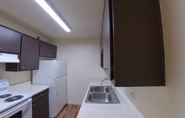 2 beds, 2 baths, 863 sqft, $1,170, Unit 23