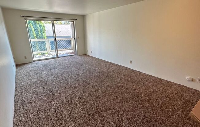 2 beds, 1.5 baths, 950 sqft, $1,650, Unit B206