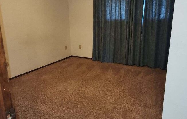 2 beds, 1 bath, $1,500