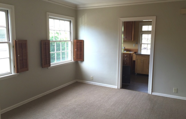 Beautiful 2br/1ba Upper Duplex in Desirable Irvington Location