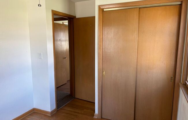 2 beds, 1 bath, $815, Unit 3404