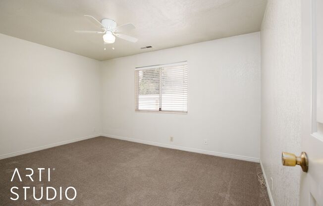 2 beds, 1 bath, 1,097 sqft, $1,550