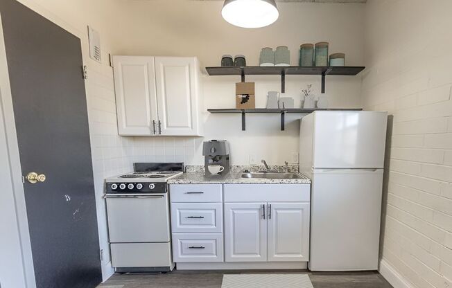 Studio, 1 bath, $590, Unit 218