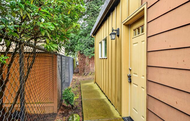 3 beds, 2.5 baths, 1,517 sqft, $2,395, Unit 17264