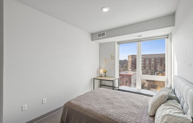 2 beds, 1 bath, 789 sqft, $1,600, Unit 302