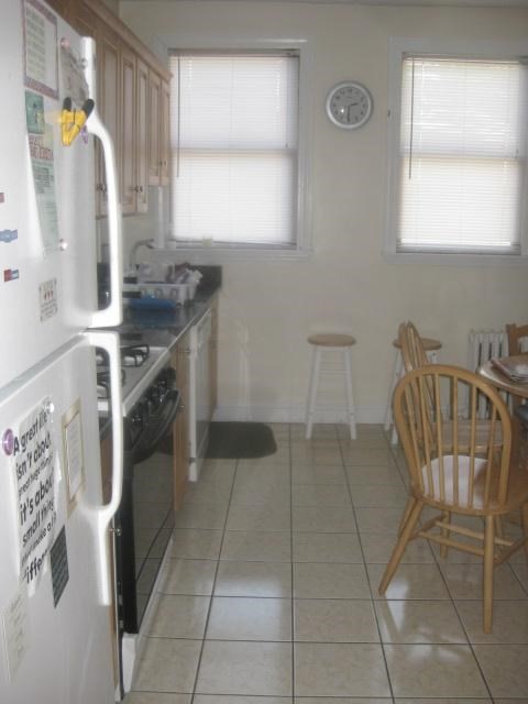 3 beds, 1 bath, 1,008 sqft, $2,800, Unit 3