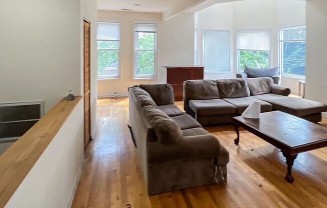 2 beds, 1.5 baths, 1,245 sqft, $3,850, Unit 1210WR-3