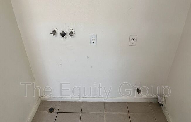 3 beds, 2 baths, 1,200 sqft, $1,650