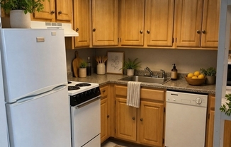 2 beds, 1 bath, 865 sqft, $3,400, Unit 201