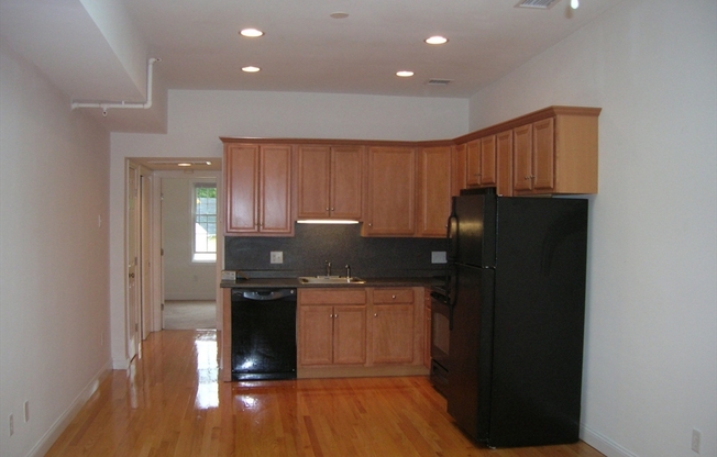 473 MAIN ST